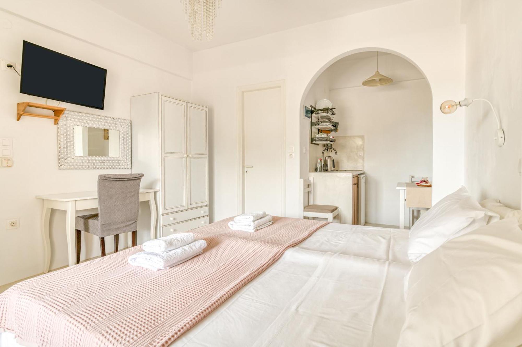 Bed & Breakfast Dahlia And Aliki (Paros)